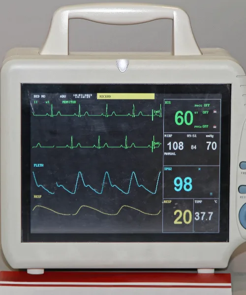 ¿Qué médico trata pericarditis?
